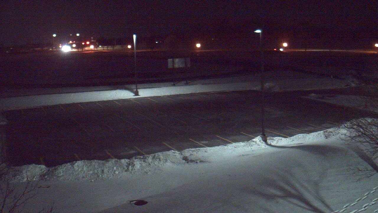 Thumbnail for current weather camera view from Geneva MS in Geneva, Illinois