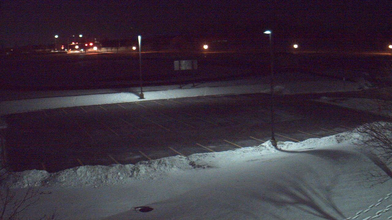 Thumbnail for current weather camera view from Geneva MS in Geneva, Illinois