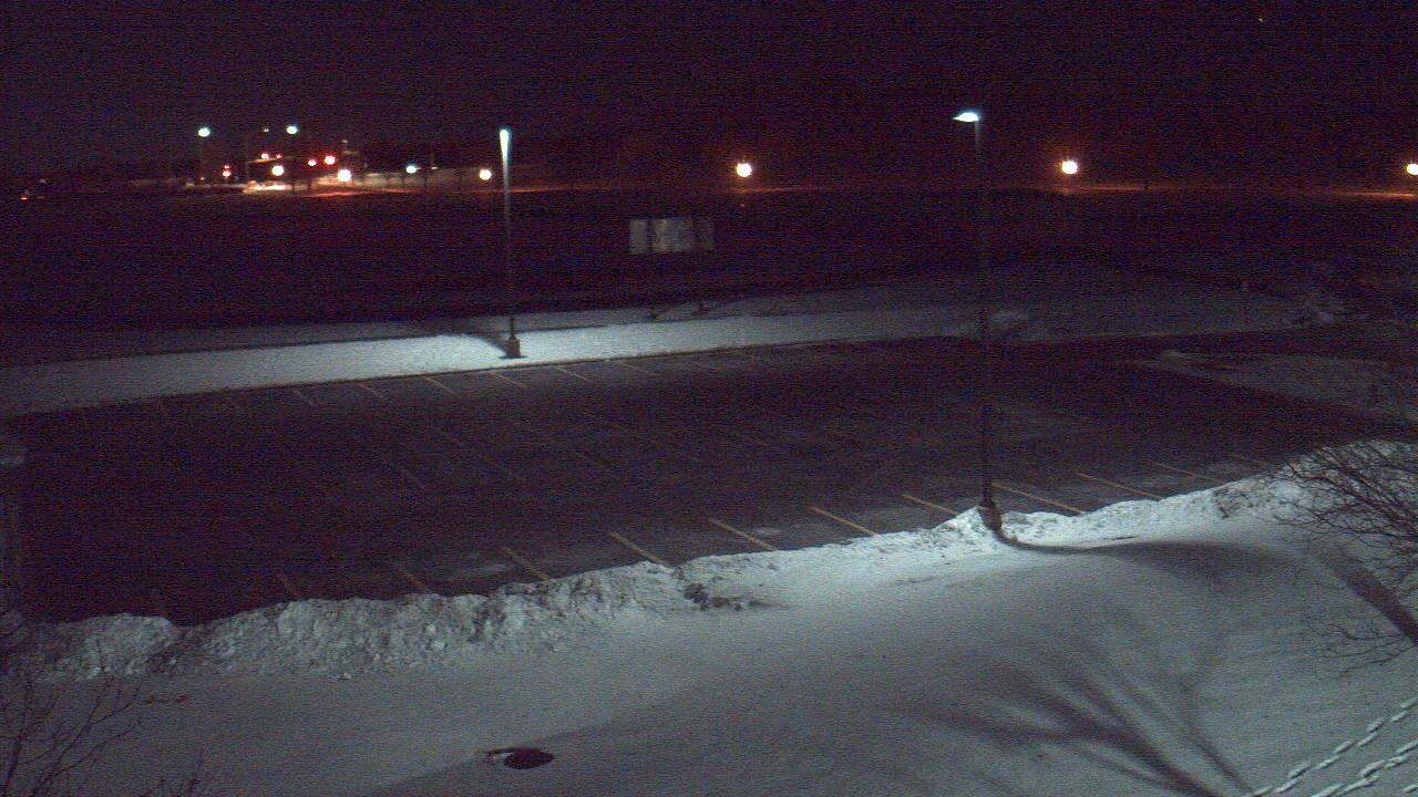 Thumbnail for current weather camera view from Geneva MS in Geneva, Illinois