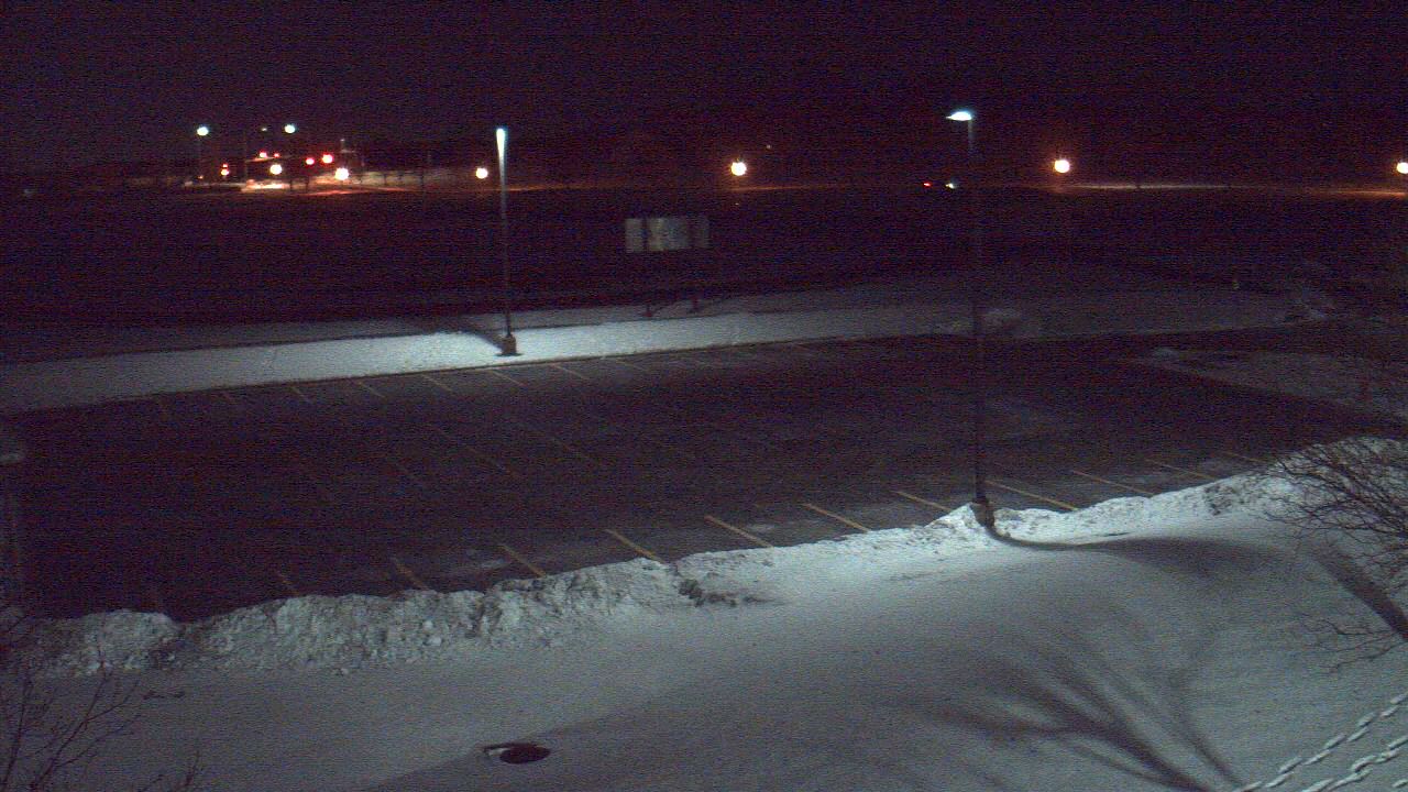 Thumbnail for current weather camera view from Geneva MS in Geneva, Illinois