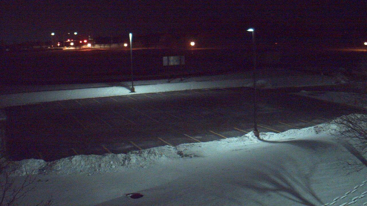 Thumbnail for current weather camera view from Geneva MS in Geneva, Illinois