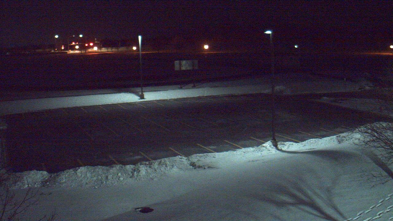 Thumbnail for current weather camera view from Geneva MS in Geneva, Illinois