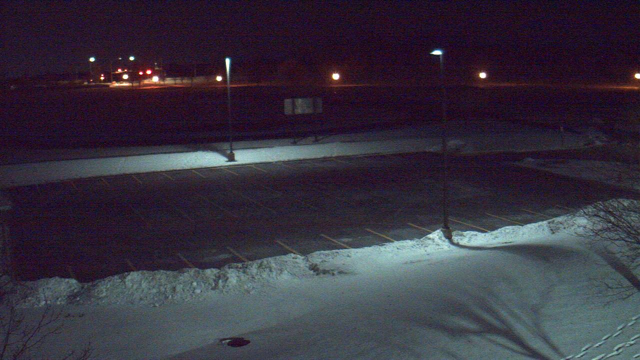 Thumbnail for current weather camera view from Geneva MS in Geneva, Illinois