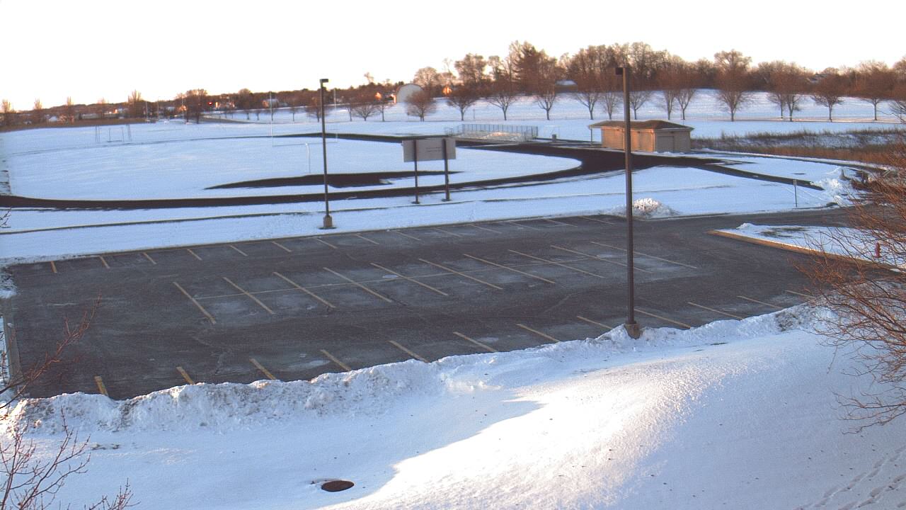 Thumbnail for current weather camera view from Geneva MS in Geneva, Illinois