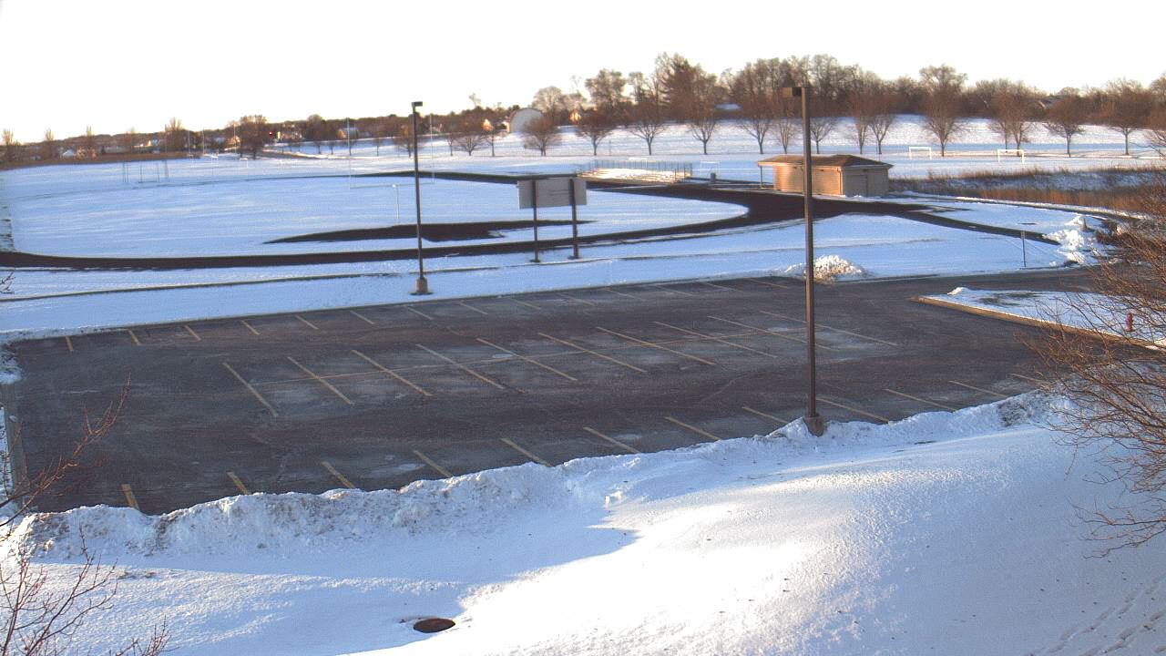 Thumbnail for current weather camera view from Geneva MS in Geneva, Illinois