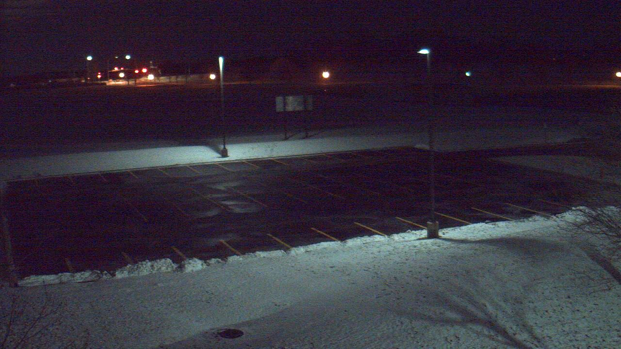 Thumbnail for current weather camera view from Geneva MS in Geneva, Illinois