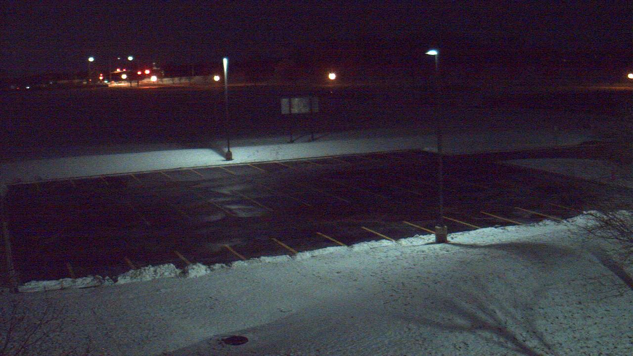 Thumbnail for current weather camera view from Geneva MS in Geneva, Illinois