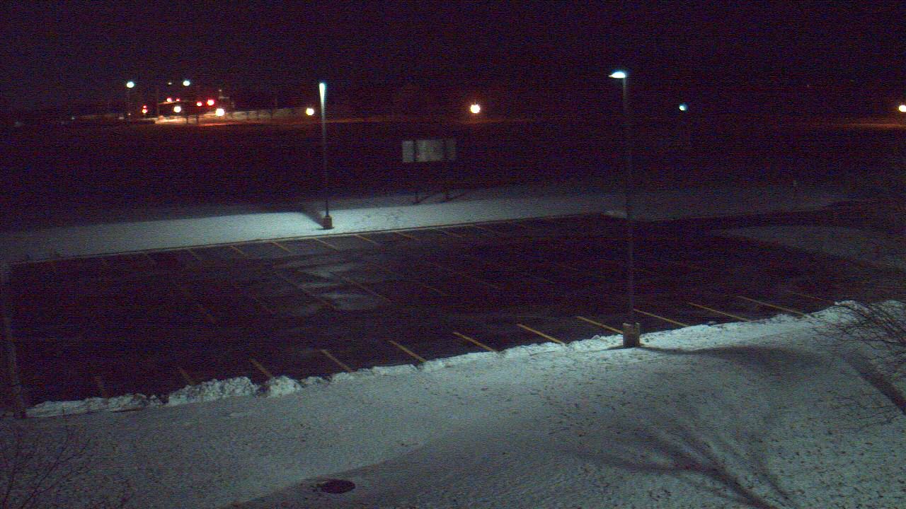 Thumbnail for current weather camera view from Geneva MS in Geneva, Illinois