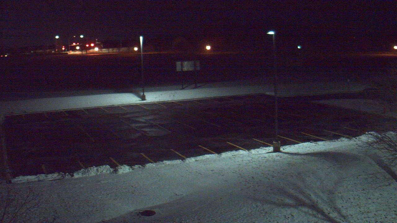 Thumbnail for current weather camera view from Geneva MS in Geneva, Illinois