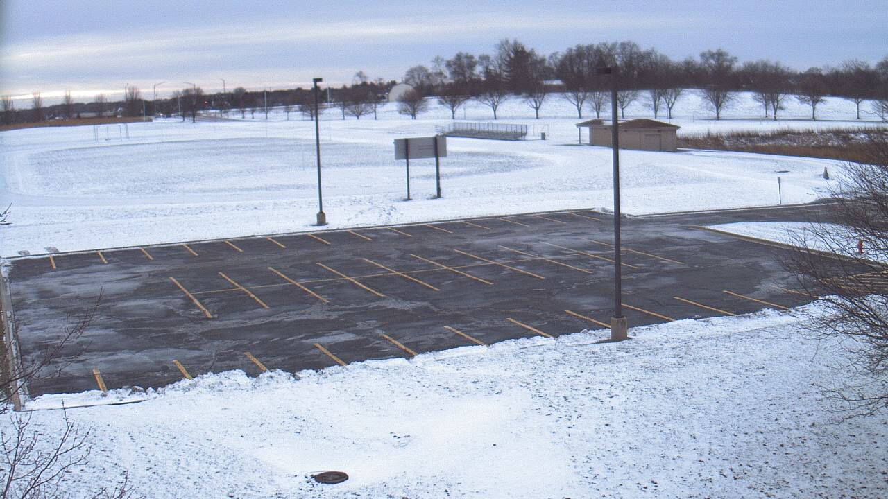 Thumbnail for current weather camera view from Geneva MS in Geneva, Illinois