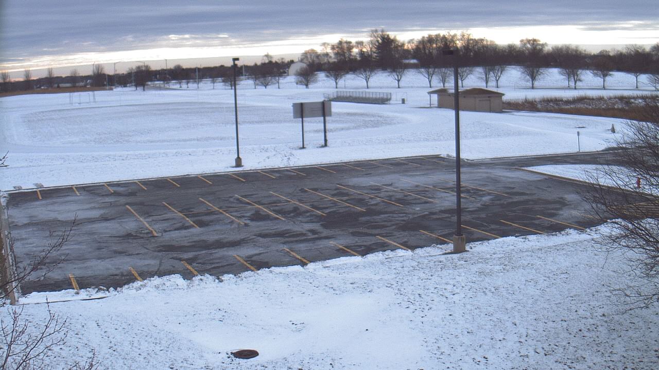 Thumbnail for current weather camera view from Geneva MS in Geneva, Illinois