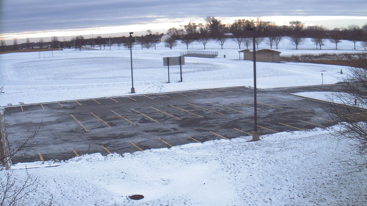 Thumbnail for current weather camera view from Geneva MS in Geneva, Illinois