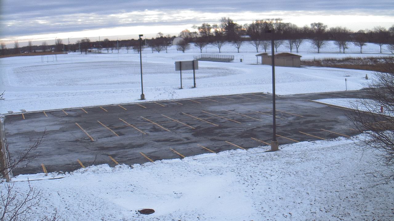 Thumbnail for current weather camera view from Geneva MS in Geneva, Illinois