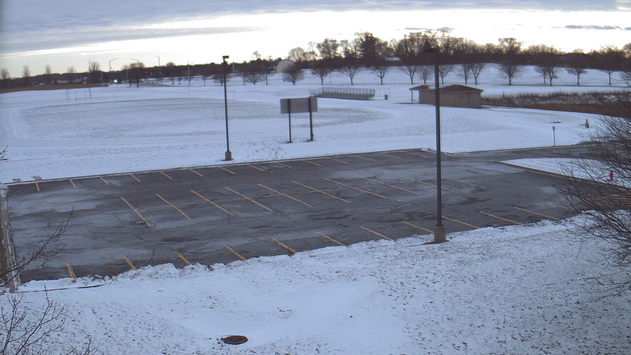 Thumbnail for current weather camera view from Geneva MS in Geneva, Illinois