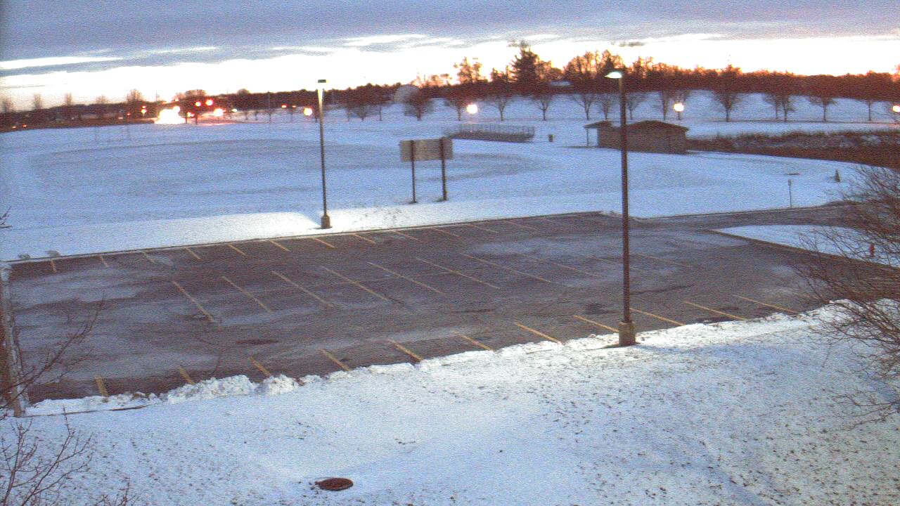 Thumbnail for current weather camera view from Geneva MS in Geneva, Illinois