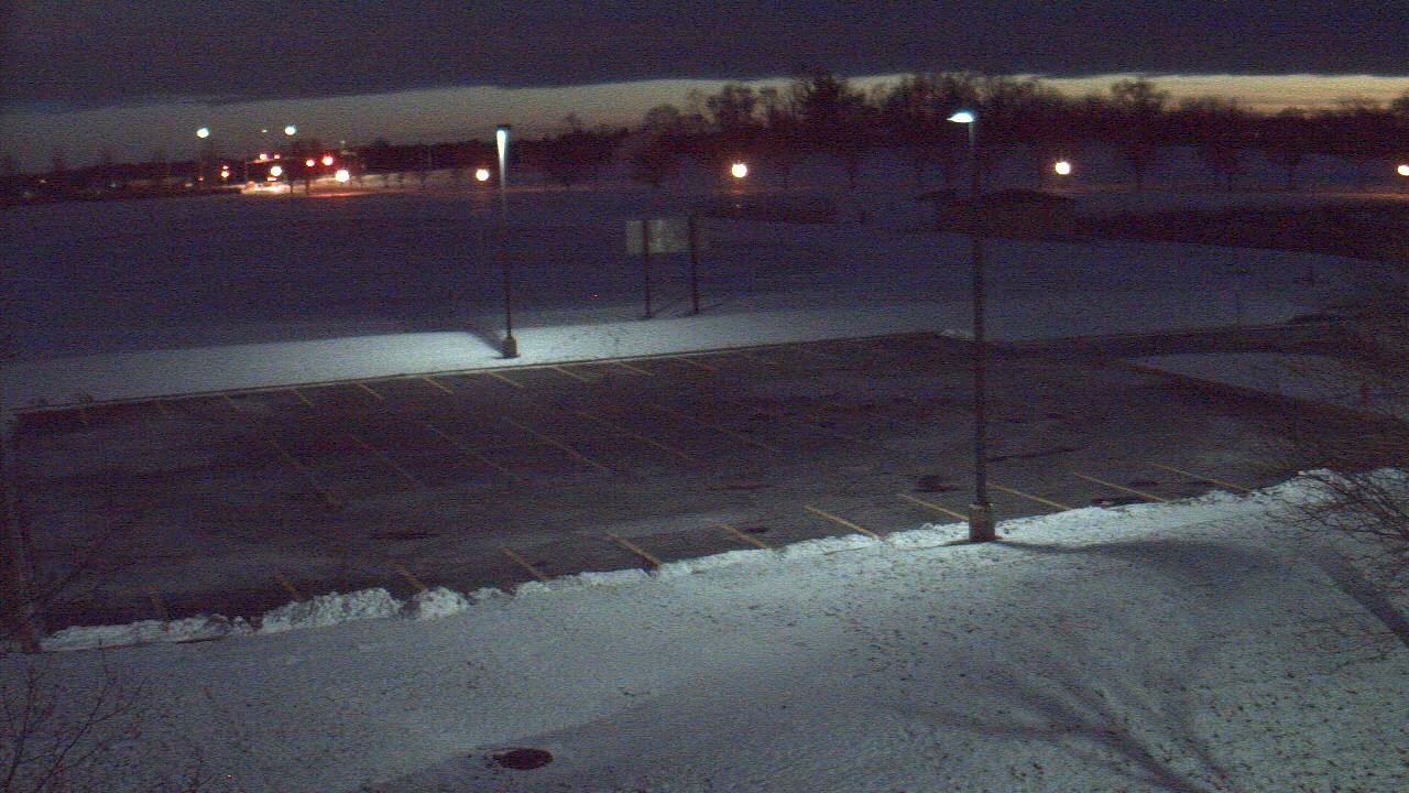 Thumbnail for current weather camera view from Geneva MS in Geneva, Illinois