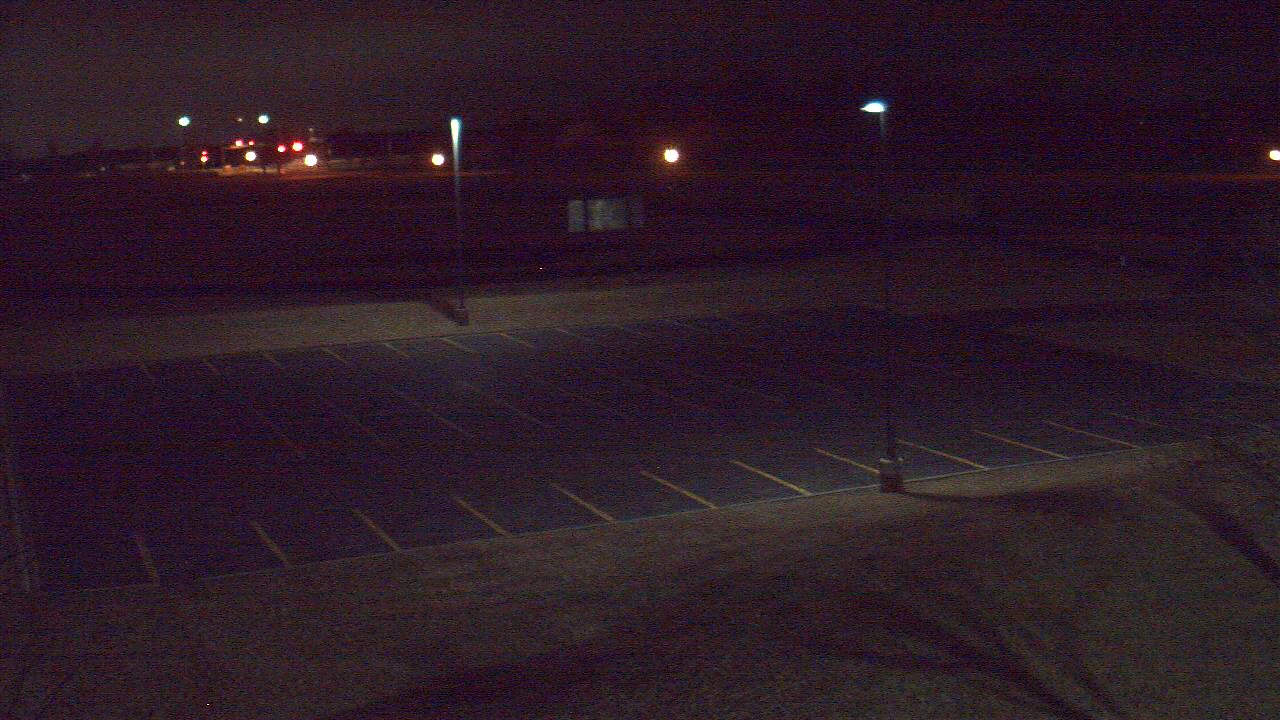 Thumbnail for current weather camera view from Geneva MS in Geneva, Illinois