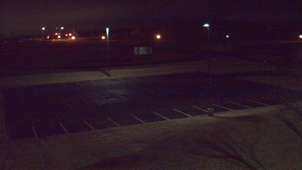 Thumbnail for current weather camera view from Geneva MS in Geneva, Illinois