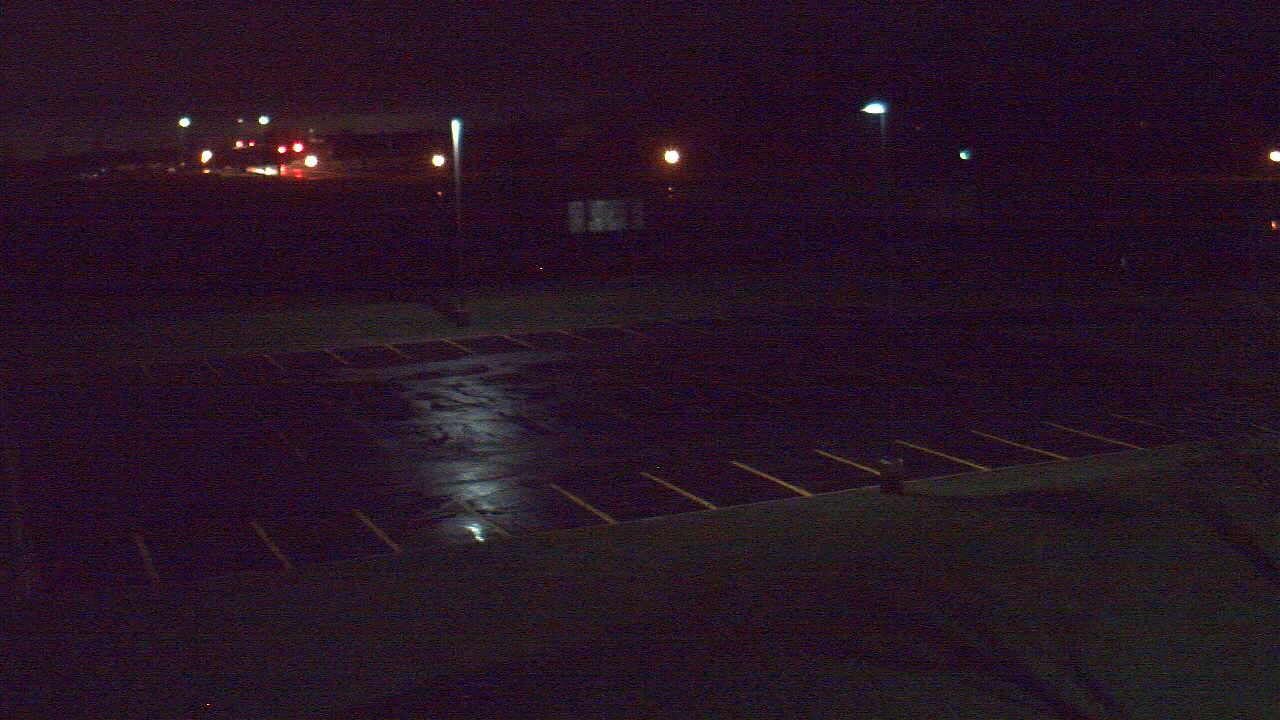 Thumbnail for current weather camera view from Geneva MS in Geneva, Illinois