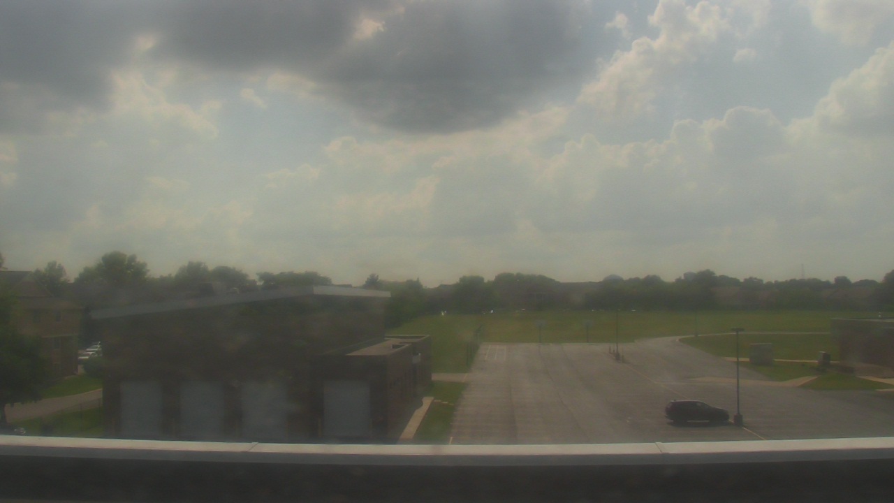 Thumbnail for current weather camera view from Marquardt MS in Glendale Heights, Illinois