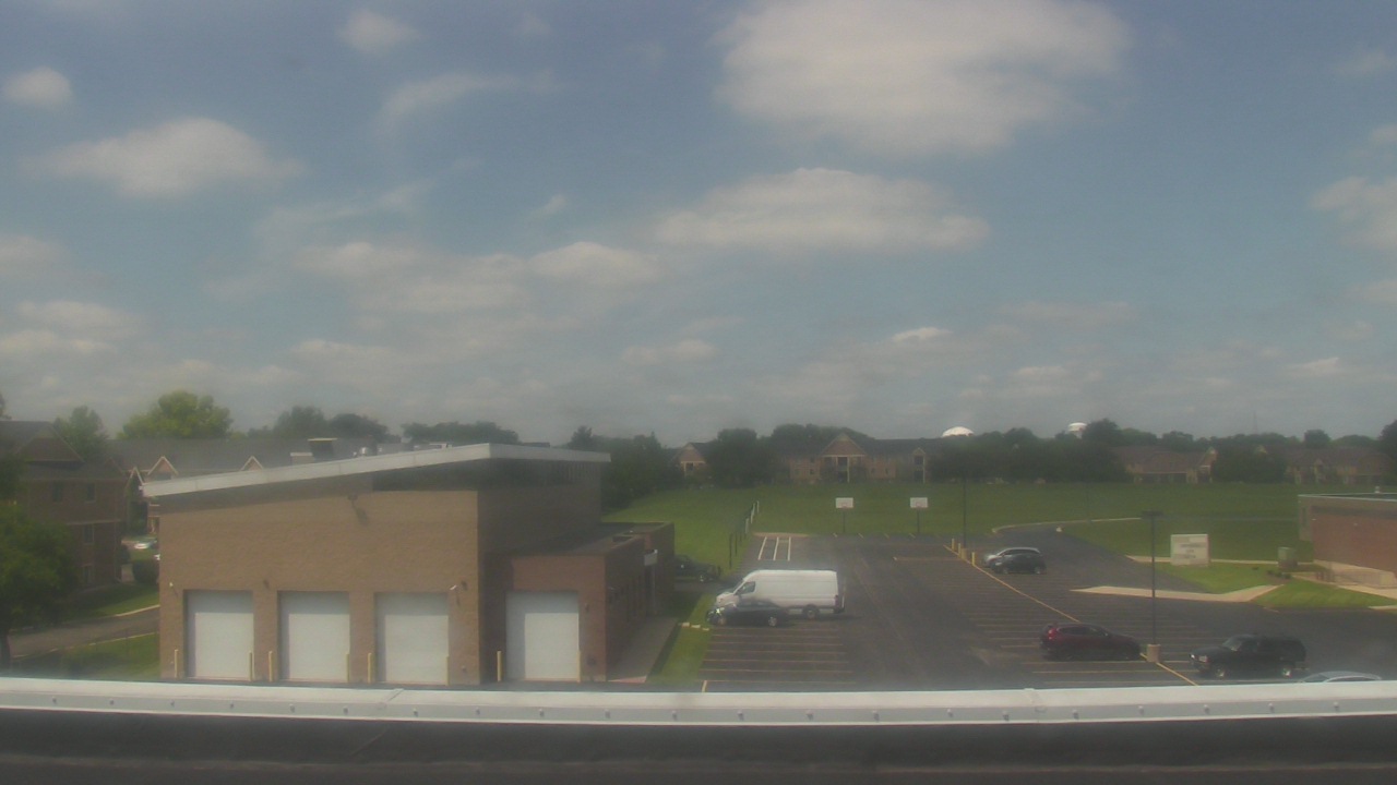 Thumbnail for current weather camera view from Marquardt MS in Glendale Heights, Illinois