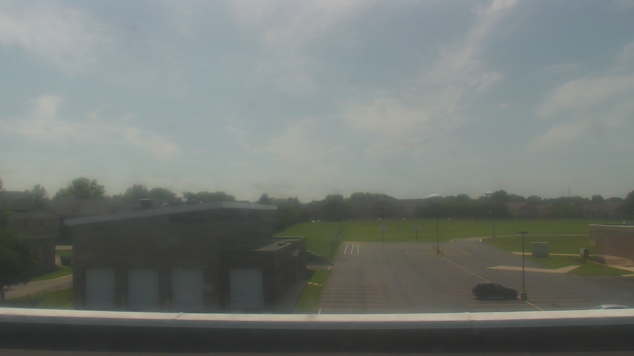 Thumbnail for current weather camera view from Marquardt MS in Glendale Heights, Illinois
