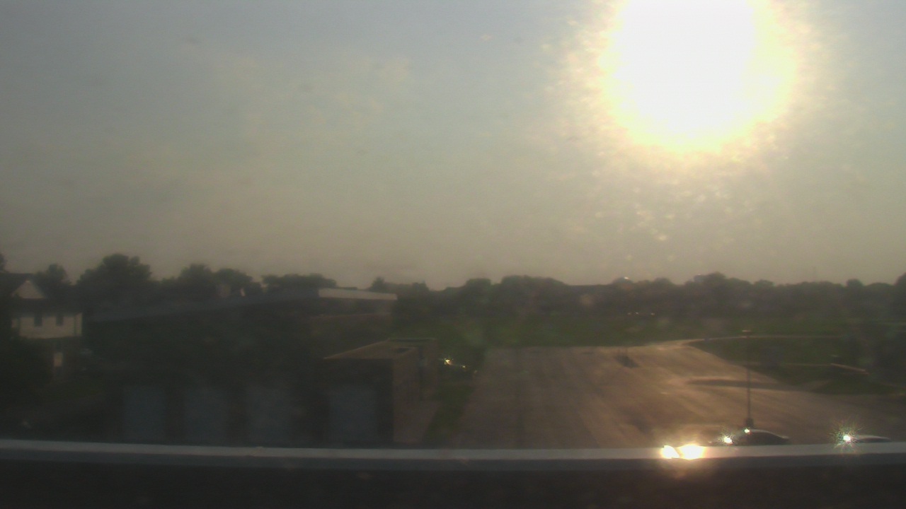 Thumbnail for current weather camera view from Marquardt MS in Glendale Heights, Illinois