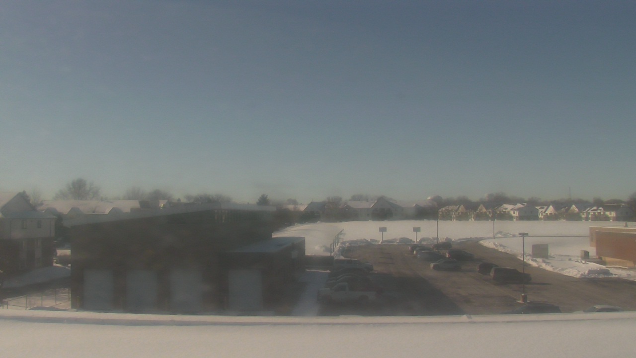 Thumbnail for current weather camera view from Marquardt MS in Glendale Heights, Illinois