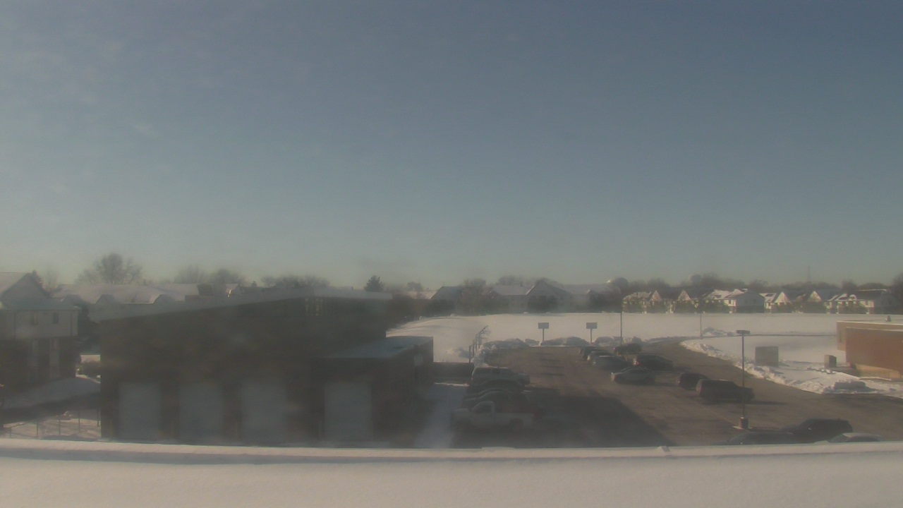 Thumbnail for current weather camera view from Marquardt MS in Glendale Heights, Illinois