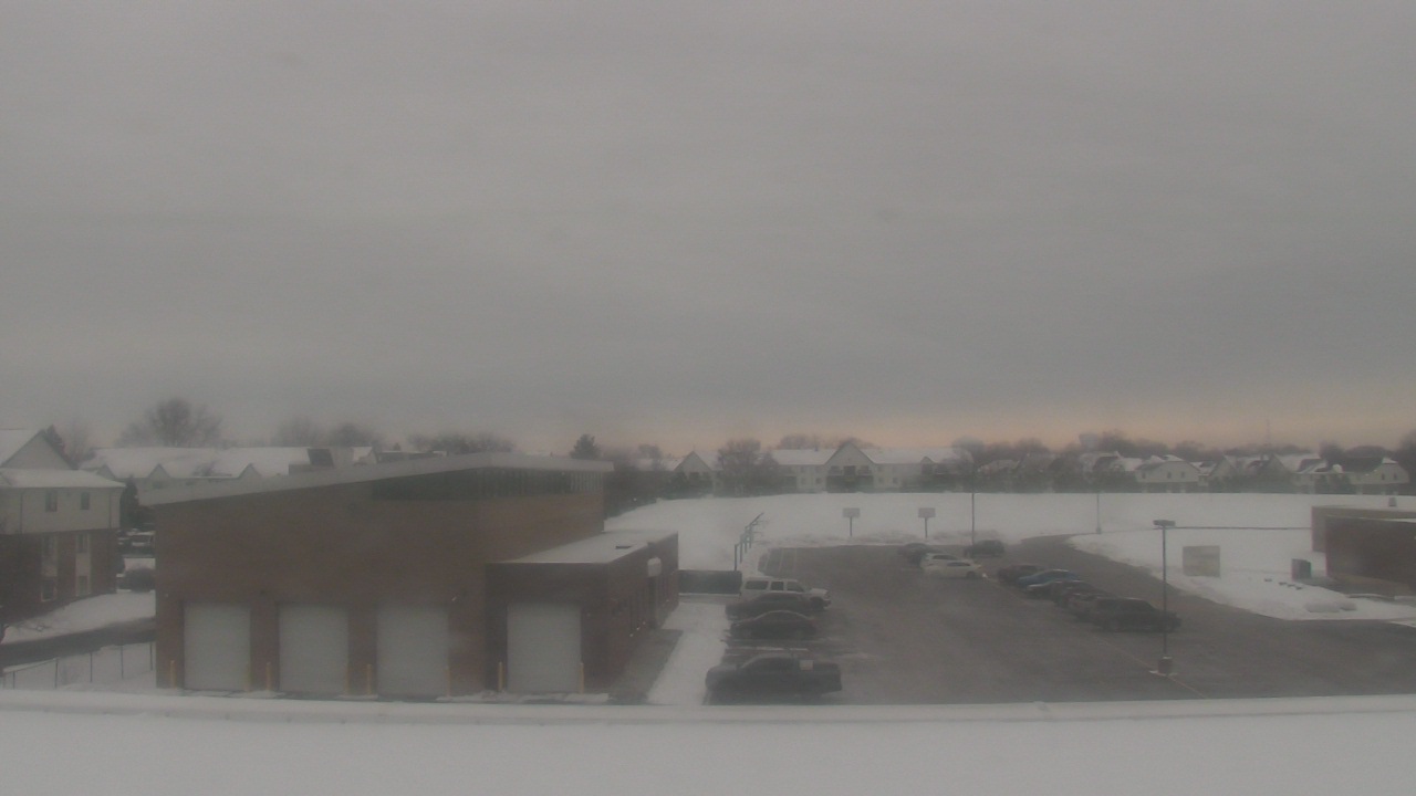 Thumbnail for current weather camera view from Marquardt MS in Glendale Heights, Illinois