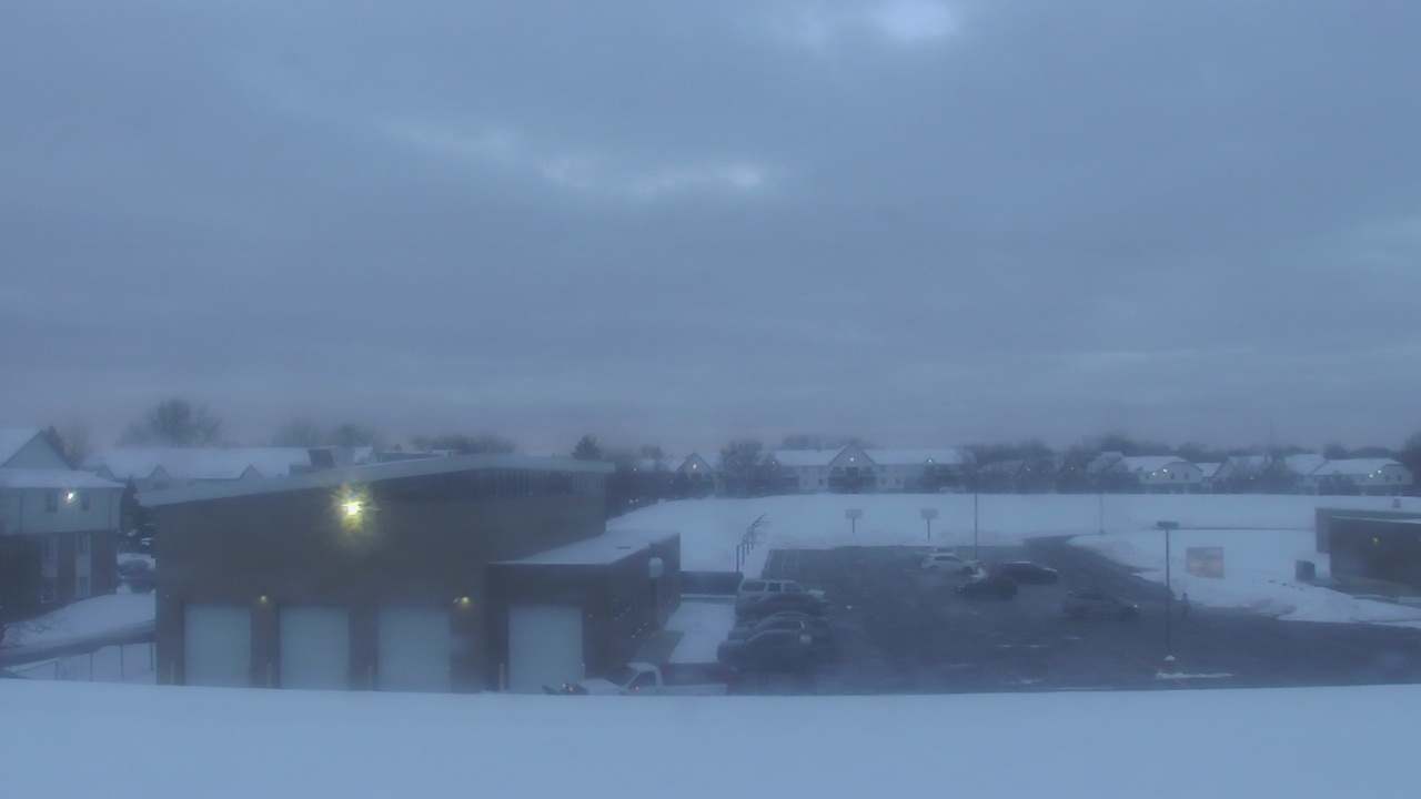Thumbnail for current weather camera view from Marquardt MS in Glendale Heights, Illinois