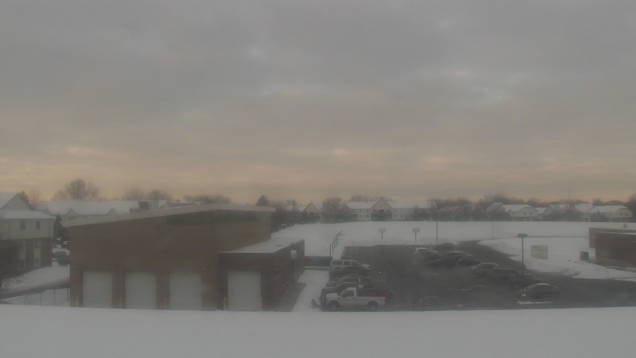 Thumbnail for current weather camera view from Marquardt MS in Glendale Heights, Illinois