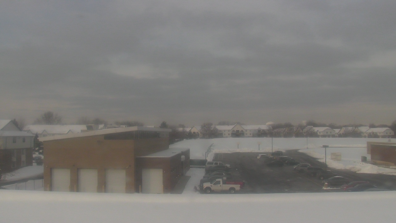 Thumbnail for current weather camera view from Marquardt MS in Glendale Heights, Illinois