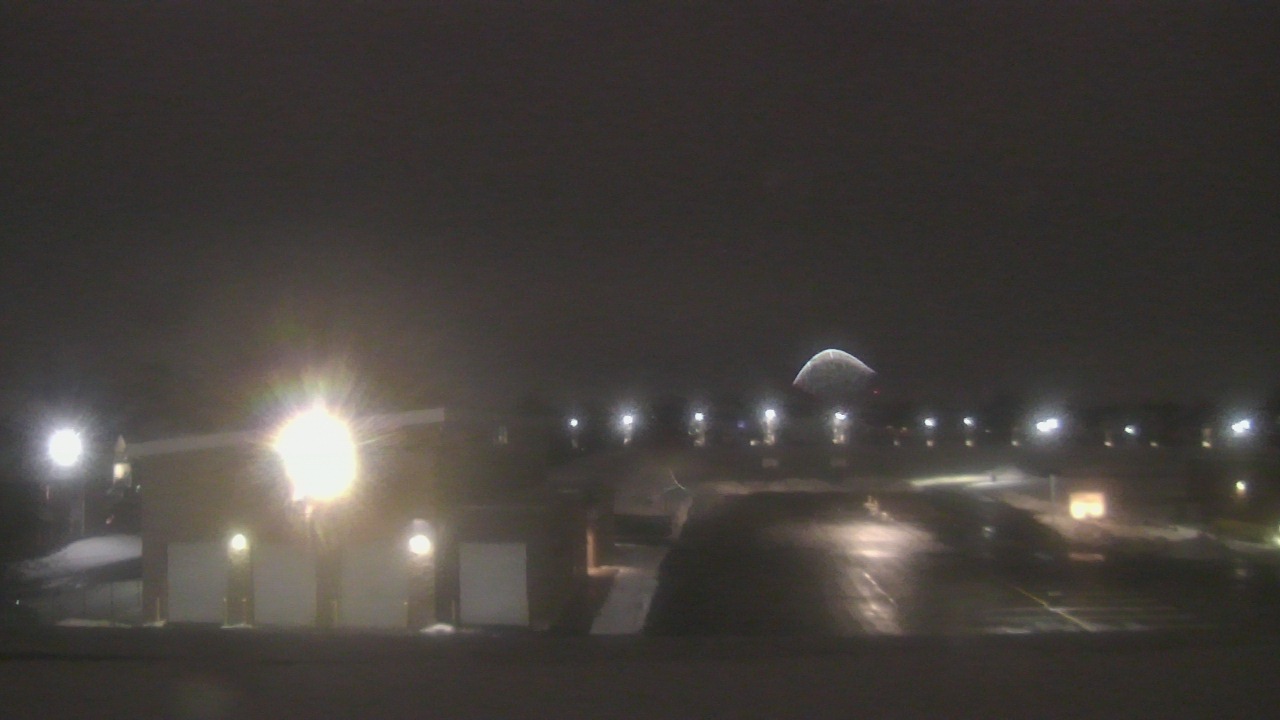 Thumbnail for current weather camera view from Marquardt MS in Glendale Heights, Illinois