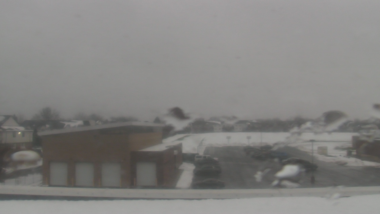Thumbnail for current weather camera view from Marquardt MS in Glendale Heights, Illinois