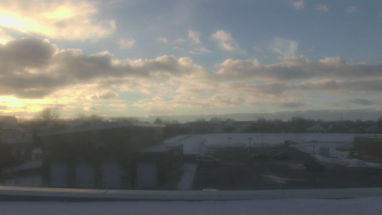 Thumbnail for current weather camera view from Marquardt MS in Glendale Heights, Illinois