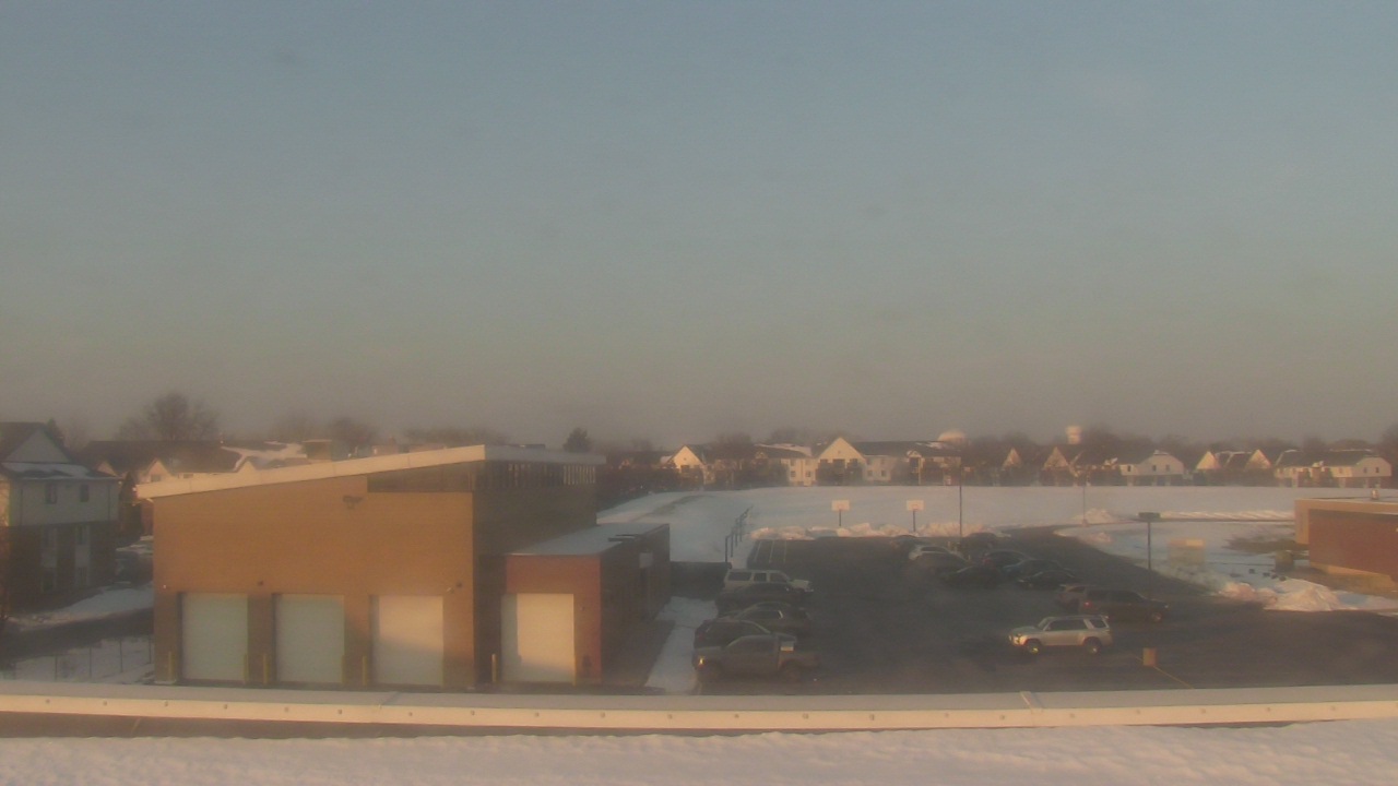 Thumbnail for current weather camera view from Marquardt MS in Glendale Heights, Illinois