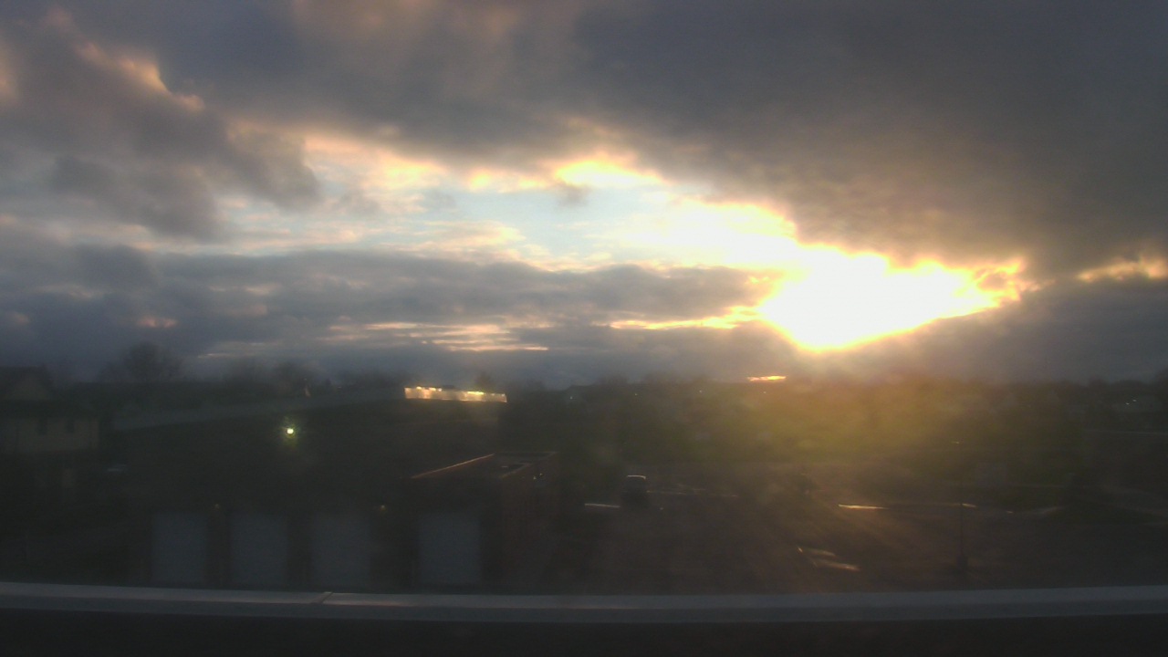 Thumbnail for current weather camera view from Marquardt MS in Glendale Heights, Illinois