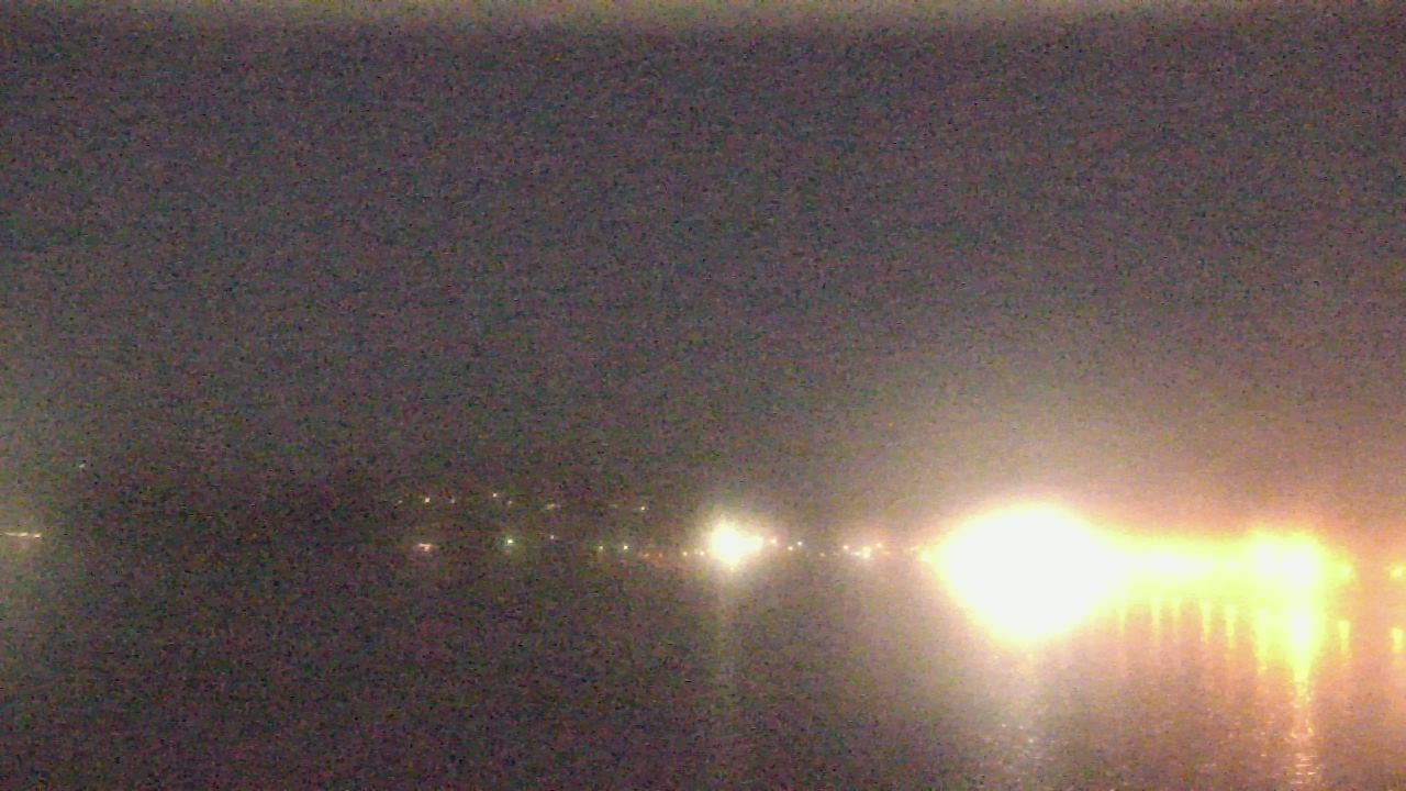 Thumbnail for current weather camera view from Wyndham Garden Lake Guntersville in Guntersville, Alabama
