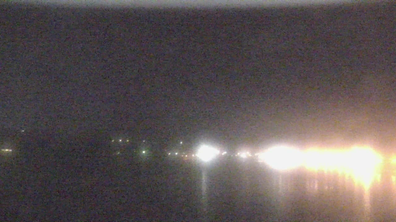 Thumbnail for current weather camera view from Wyndham Garden Lake Guntersville in Guntersville, Alabama