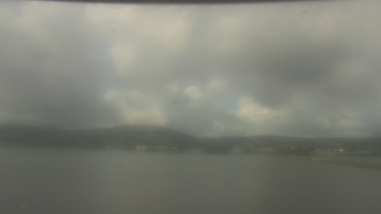 Thumbnail for current weather camera view from Wyndham Garden Lake Guntersville in Guntersville, Alabama