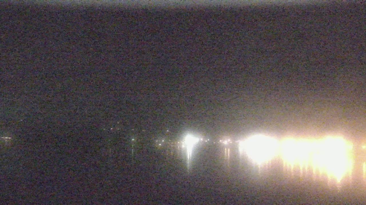 Thumbnail for current weather camera view from Wyndham Garden Lake Guntersville in Guntersville, Alabama
