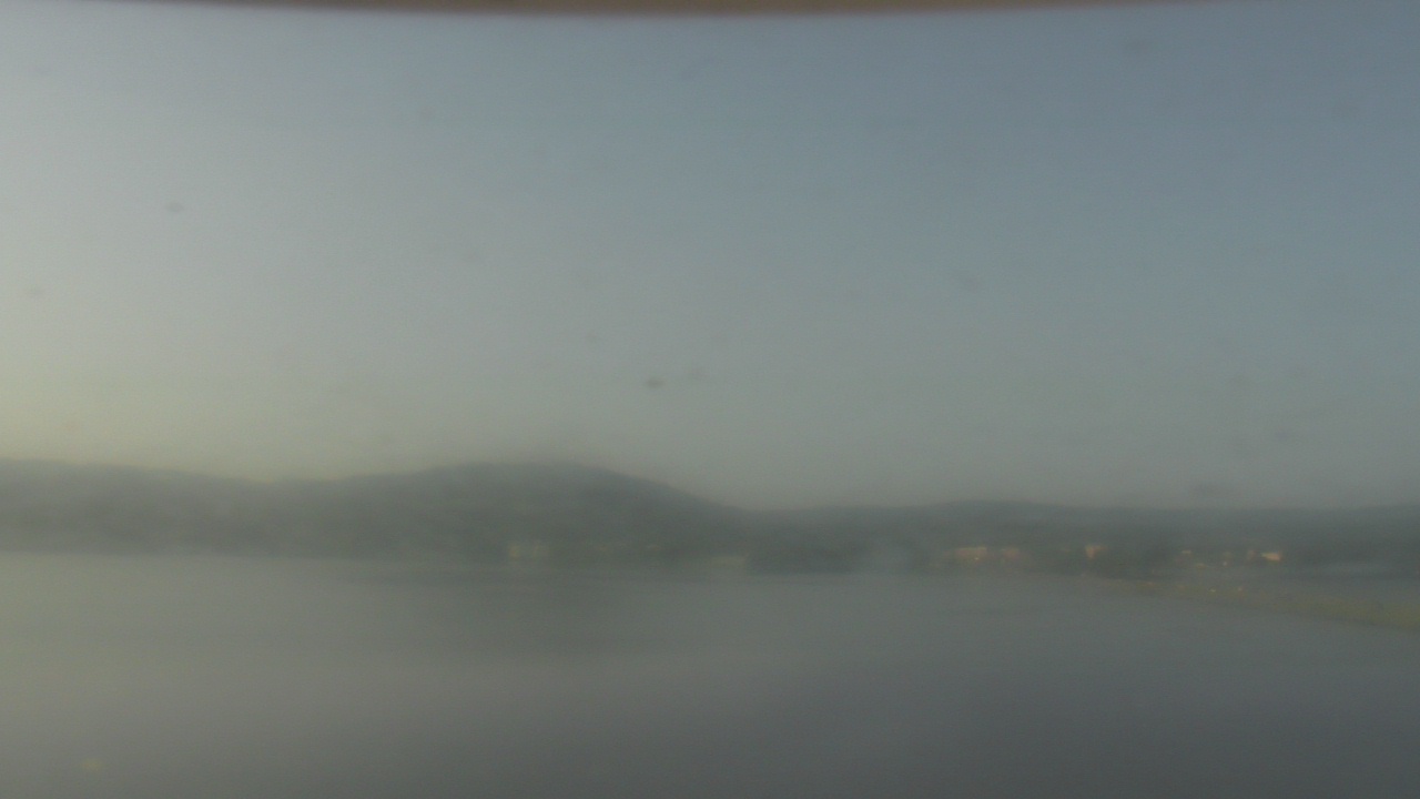 Thumbnail for current weather camera view from Wyndham Garden Lake Guntersville in Guntersville, Alabama