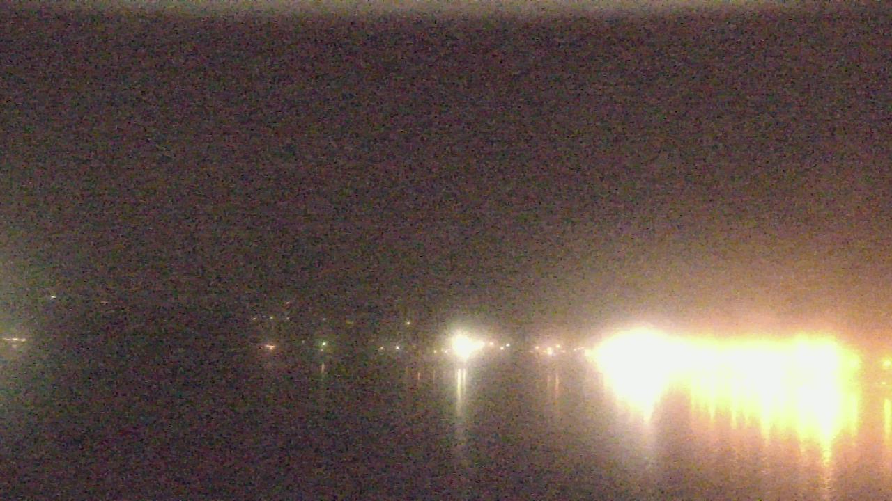Thumbnail for current weather camera view from Wyndham Garden Lake Guntersville in Guntersville, Alabama