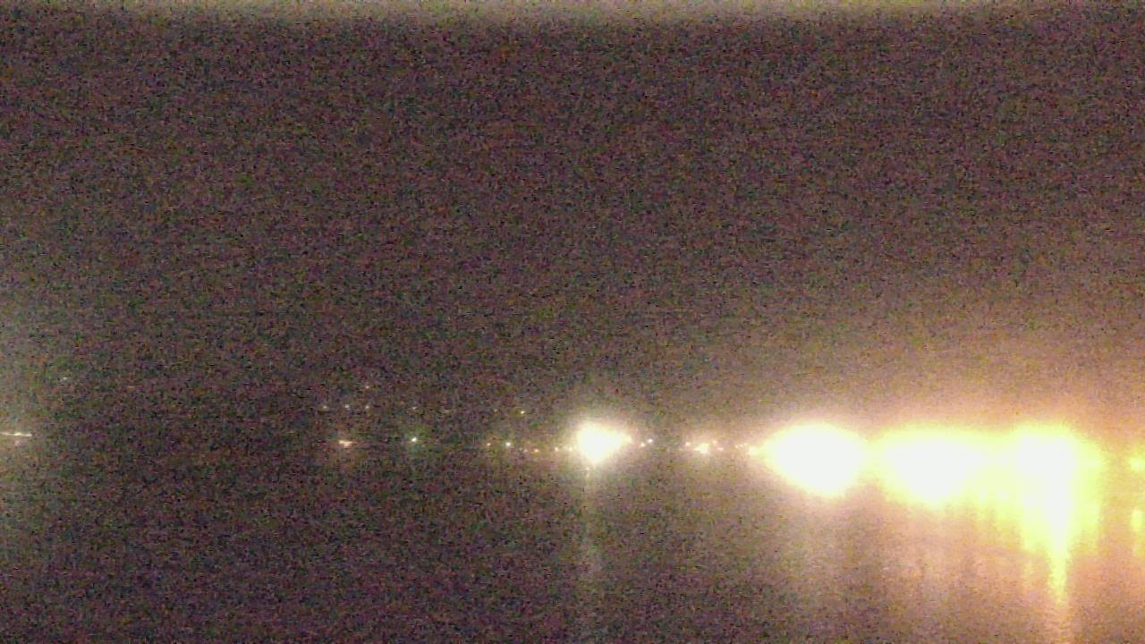 Thumbnail for current weather camera view from Wyndham Garden Lake Guntersville in Guntersville, Alabama