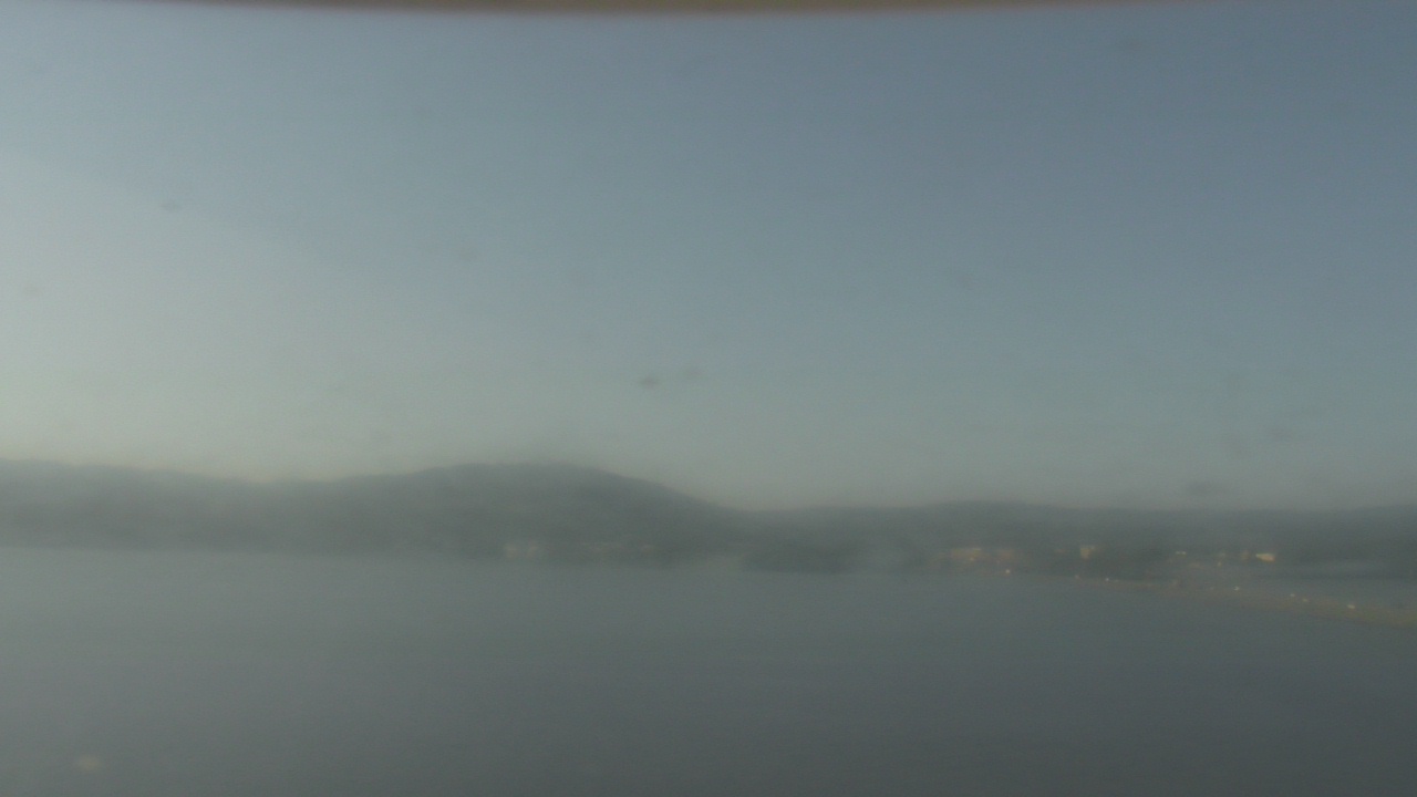Thumbnail for current weather camera view from Wyndham Garden Lake Guntersville in Guntersville, Alabama