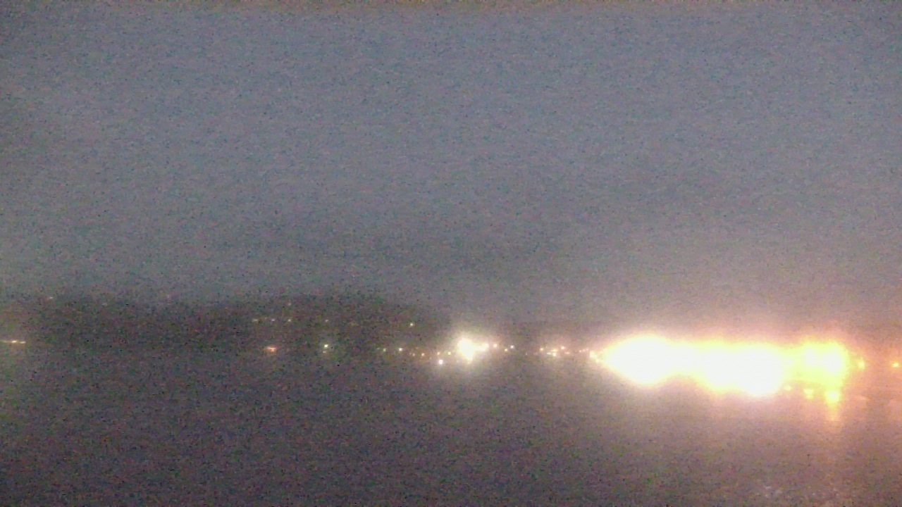 Thumbnail for current weather camera view from Wyndham Garden Lake Guntersville in Guntersville, Alabama