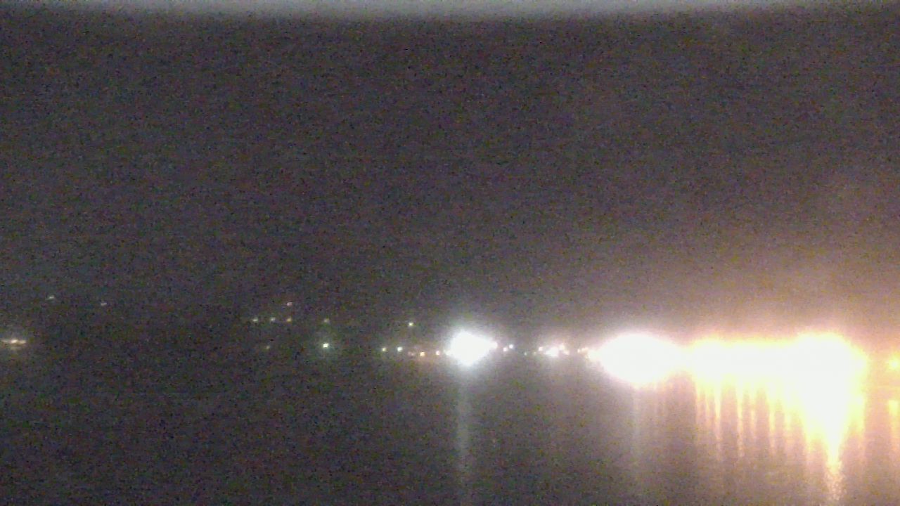 Thumbnail for current weather camera view from Wyndham Garden Lake Guntersville in Guntersville, Alabama