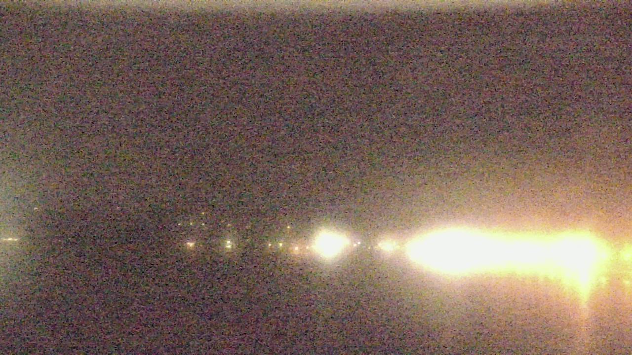 Thumbnail for current weather camera view from Wyndham Garden Lake Guntersville in Guntersville, Alabama
