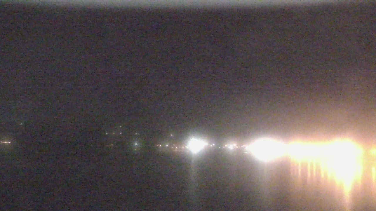 Thumbnail for current weather camera view from Wyndham Garden Lake Guntersville in Guntersville, Alabama